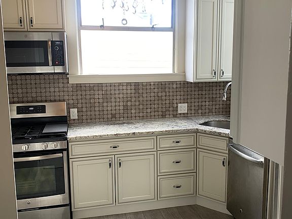 2nd image of 431 Union St #B