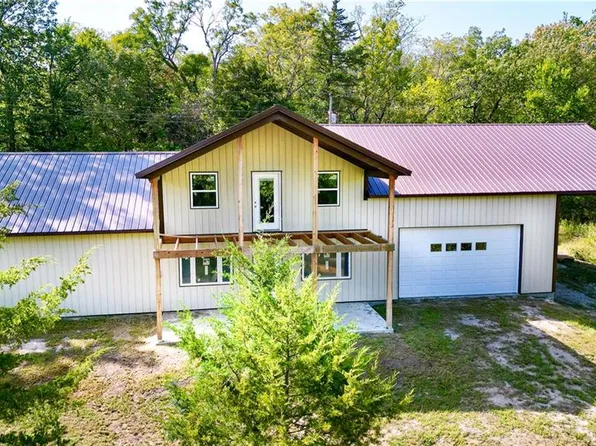 82 SW Lakeside Dr, Lacygne, KS 66040