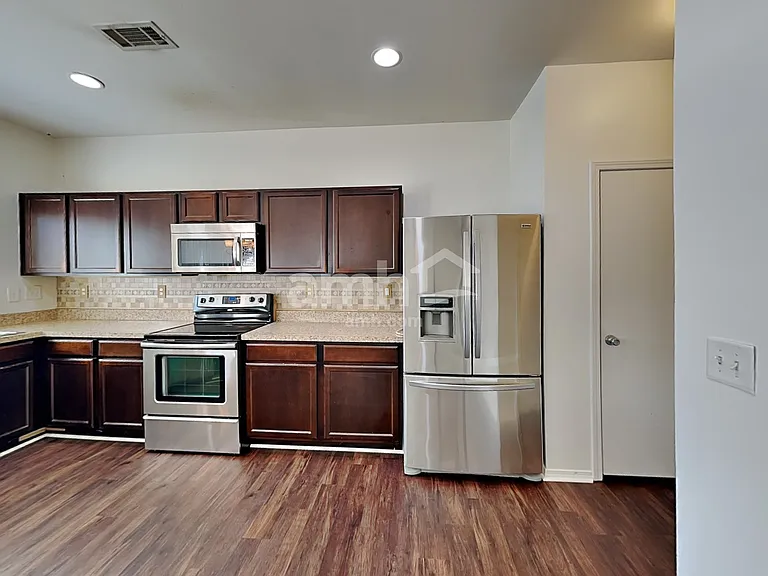 4430 Kiddle Ln — Photo 3