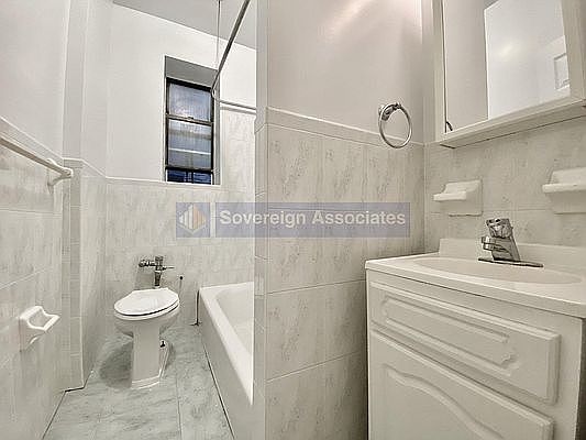 4th image of 44 Bennett Ave #1F1