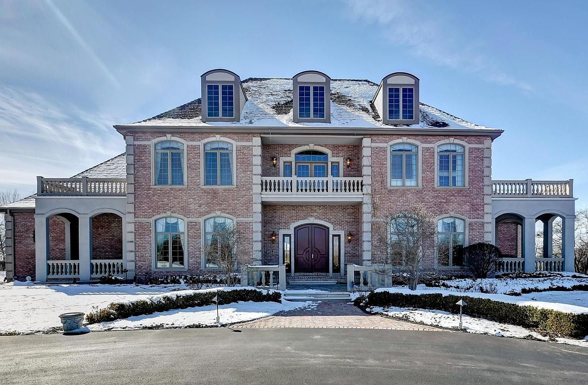 8025 W Cheverny Dr, Mequon, WI 53097 Zillow