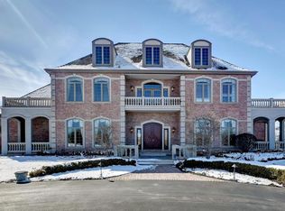 8025 W Cheverny Dr, Mequon, WI 53097