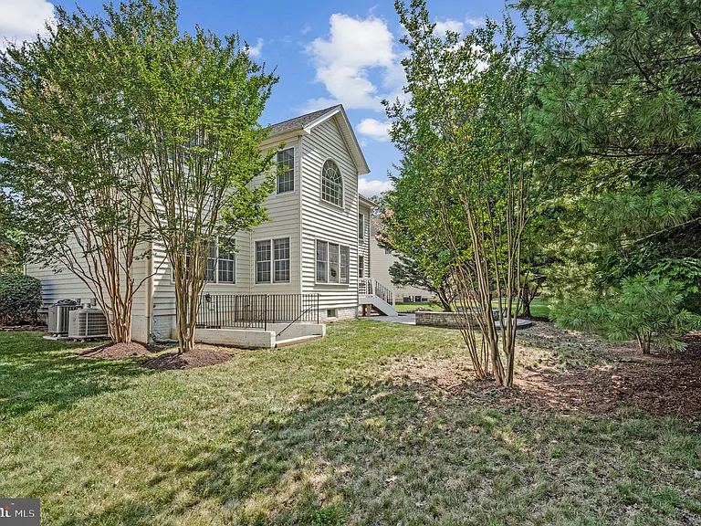 5834 Seven Pines Ct — Photo 46