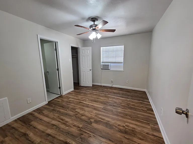5011 San Jacinto St #104 — Photo 6