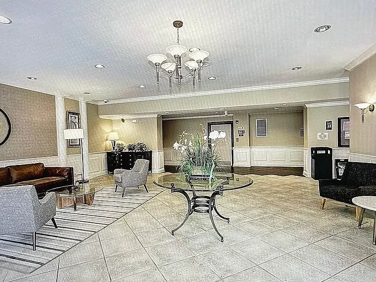10570 Main St #317 — Photo 4