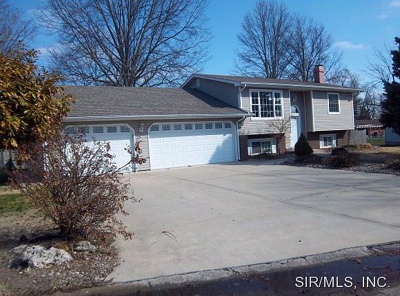1st image of 7 Blue Spruce Ct