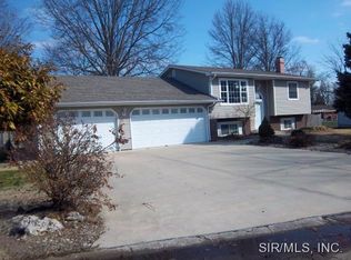 7 Blue Spruce Ct, Granite City, IL 62040