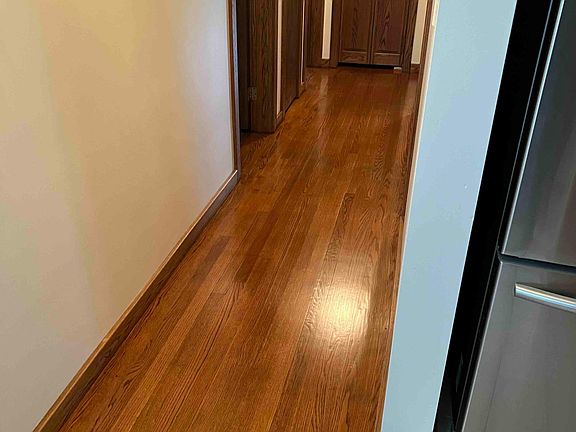 Hallway to bedrooms and bathroom
