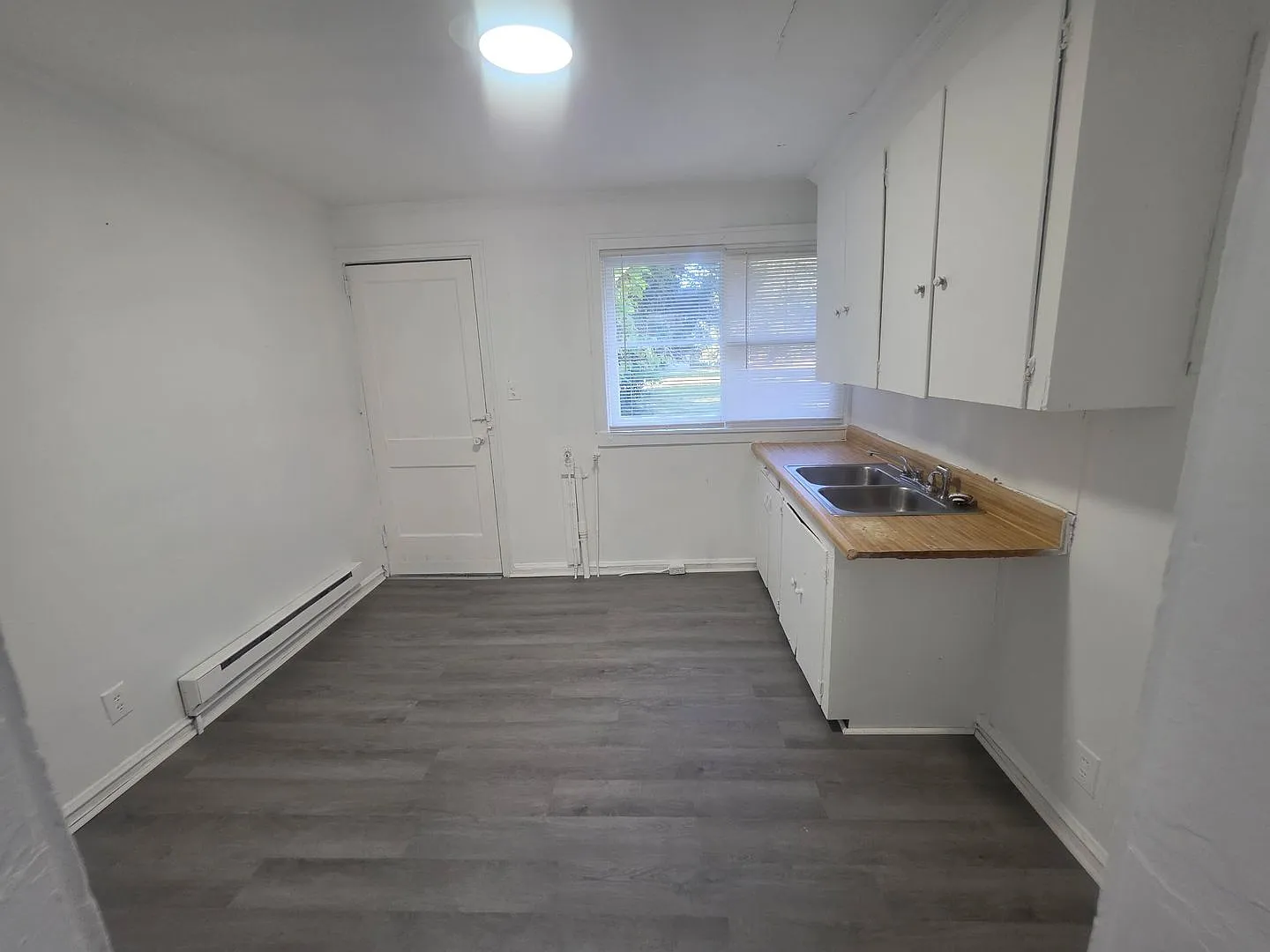 203 Montreat St — Photo 3