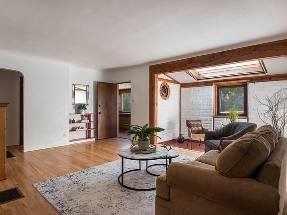 4th image of 2917 Santa Clara Ave SE