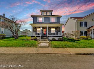 811 W Grove St, Taylor, PA 18517