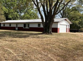 4262 Highway D, Bolivar, MO 65613