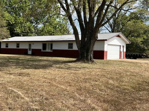 4262 Highway D, Bolivar, MO 65613