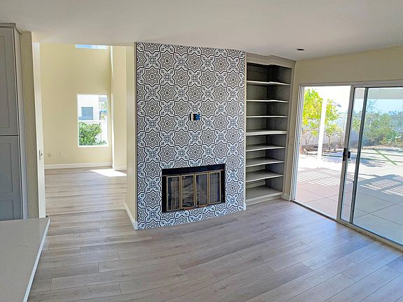 3rd image of 10768 Glendover Ln