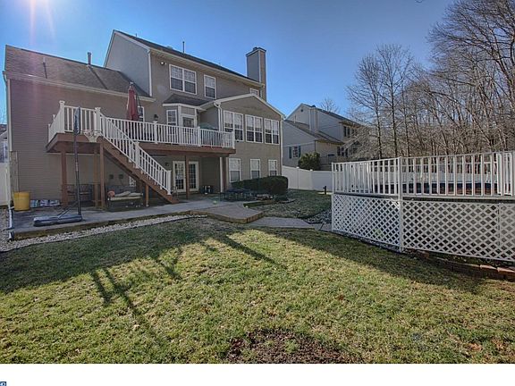 3rd image of 8 Gaskin Dr