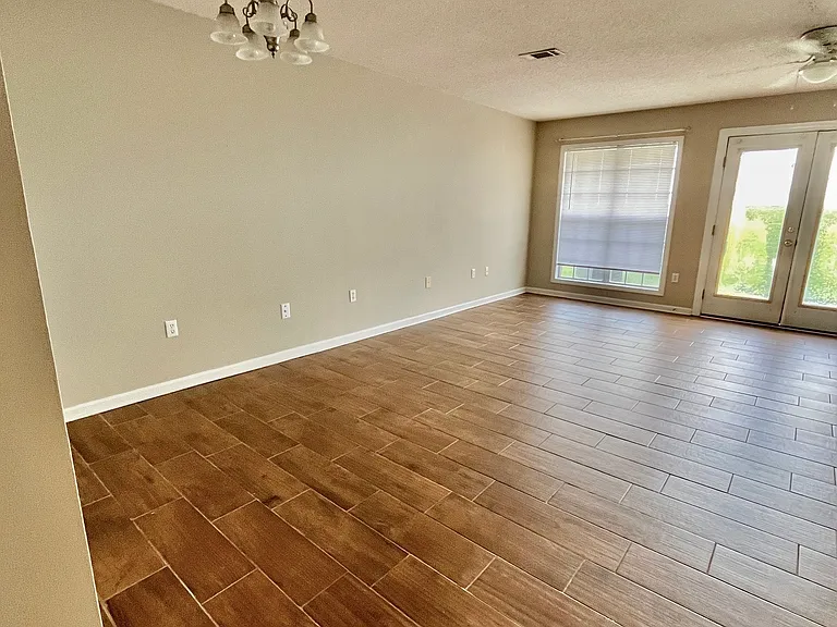 127 S Springview Dr — Photo 5