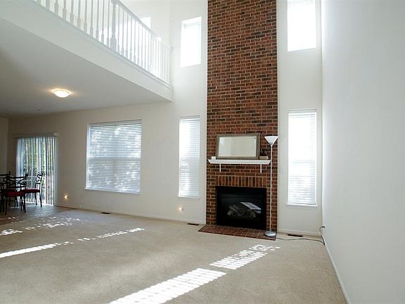 4th image of 345 W Pointe Dr