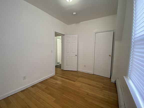 5th image of 194 Seymour Ave Floor 2