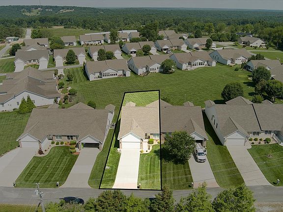2nd image of 39 Woodgate Ln #101