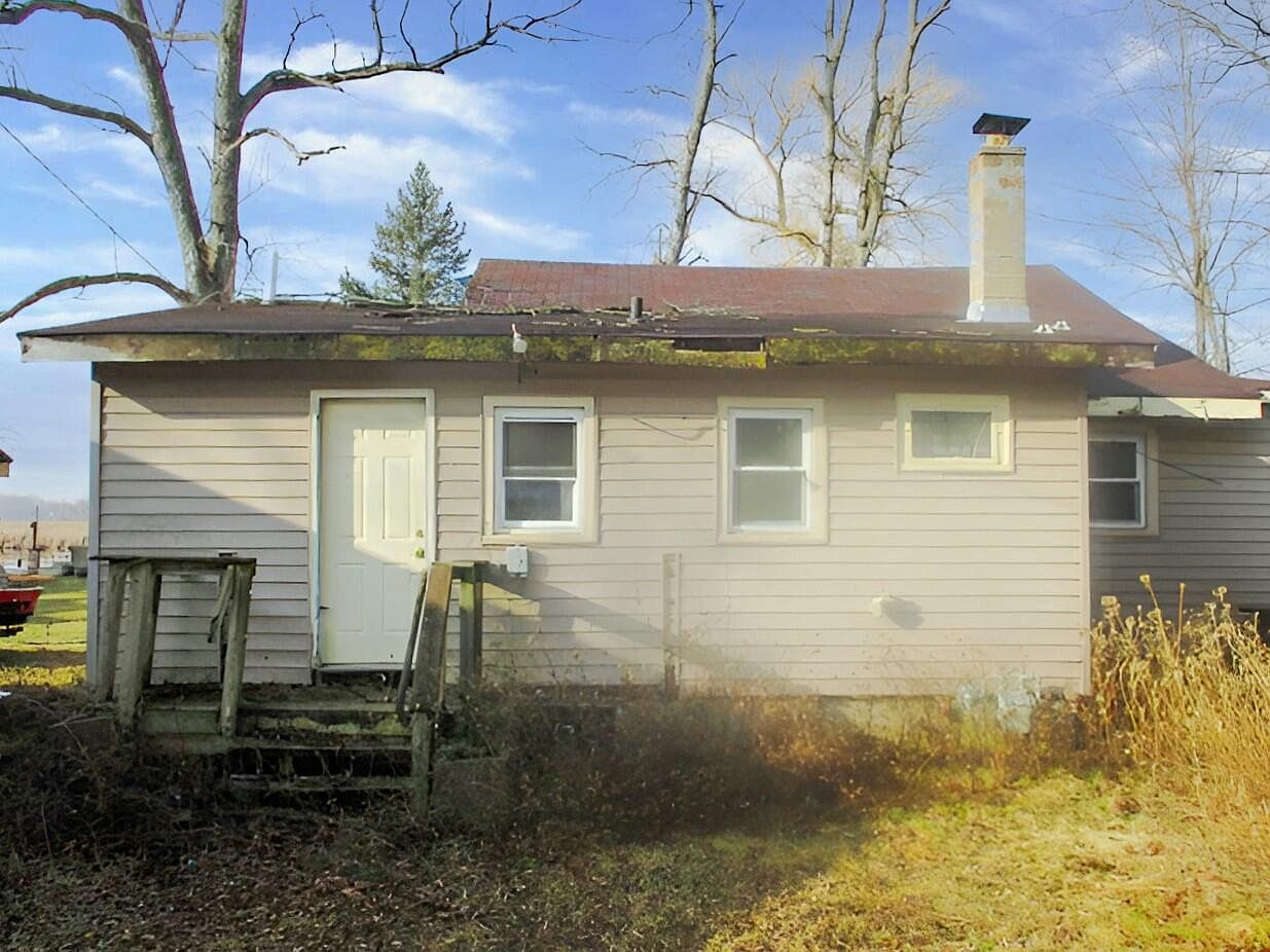 8420 Fox River ROAD, Waterford, WI 53185 Zillow