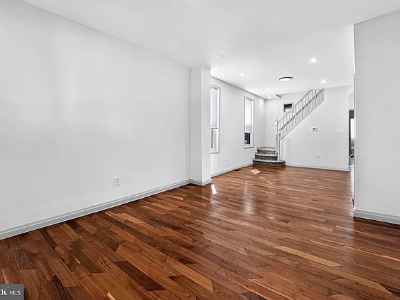 4th image of 3445 Harwell Ave