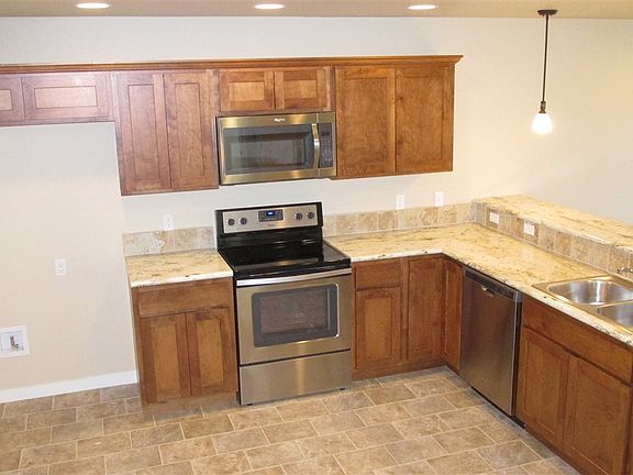 4th image of 1054 Evans St