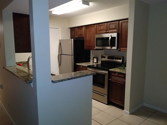 4th image of 815 W Boynton Beach Blvd #104