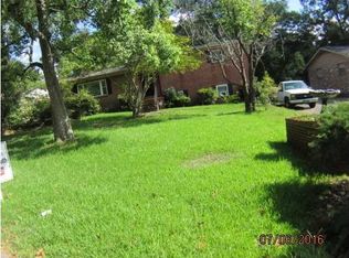 20 Ridgeview Dr, Chickasaw, AL 36611