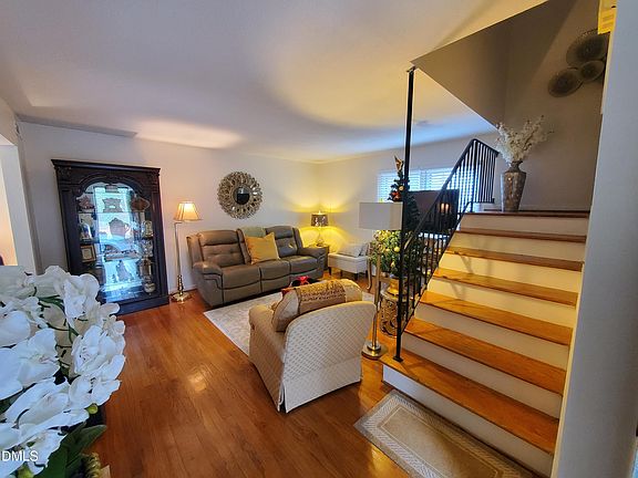 3rd image of 3111 Merrill Ct