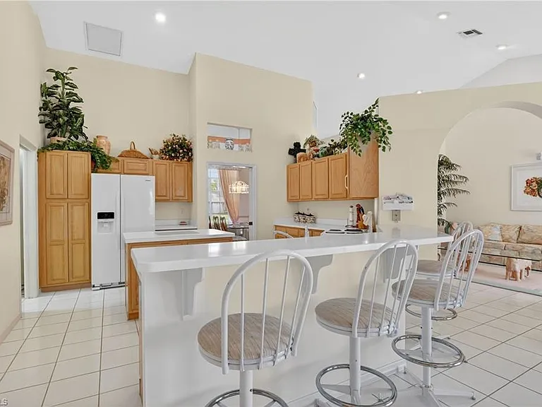 6687 Huntley Ln S — Photo 11