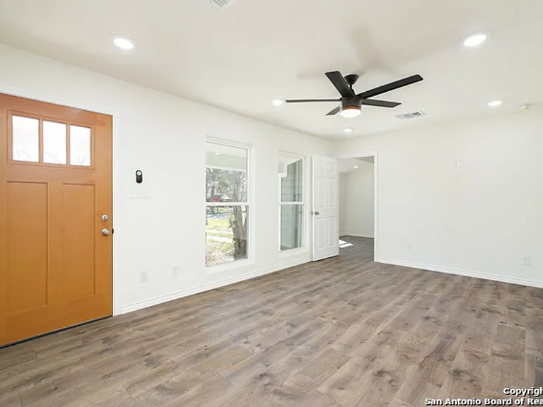 143 Kinder Dr — Photo 4