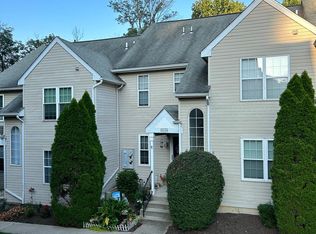 402 Derry Dr #402, Aston, PA 19014