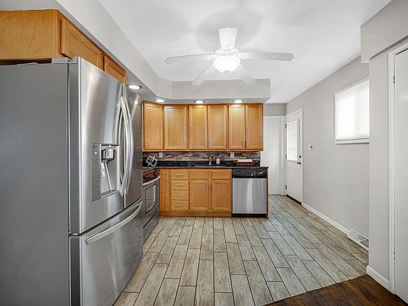 4th image of 17509 Maple Ave