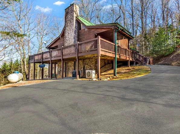 211 Highland Forest Dr, Morganton, GA 30560