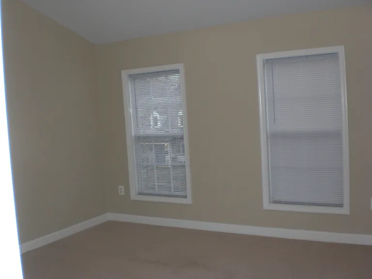 607 N Illinois St — Photo 16