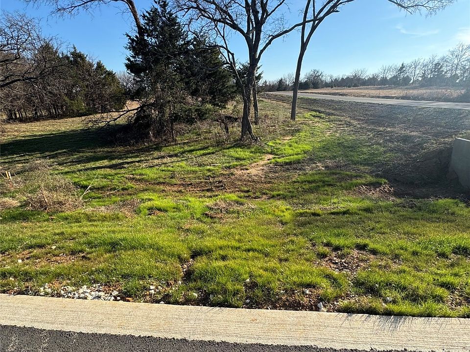 1st image of LOT 22 Medallion Club St