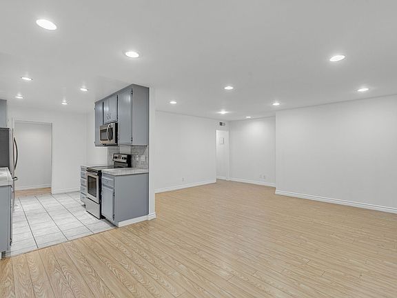 3rd image of 121 N Croft Ave APT 108