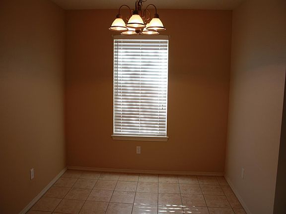 5th image of 5816 96th St Unit A