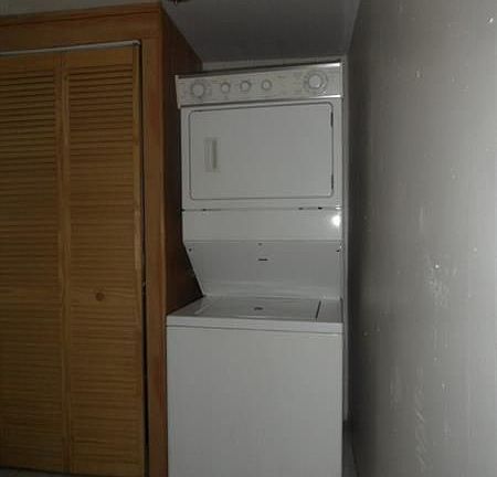 4th image of 5073 SW 28th Ave #1
