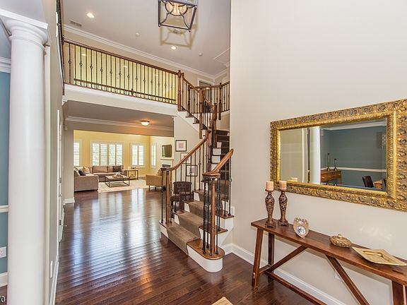 2nd image of 60 Fredericks St