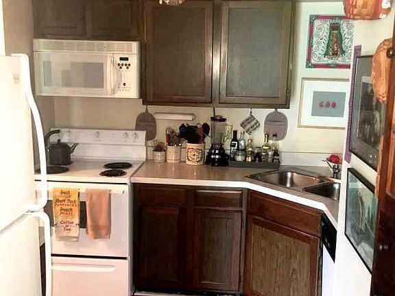 2nd image of 1018 Castilian Ct APT 109