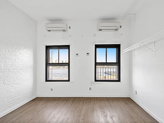 5th image of 42 Peck Slip APT 5C