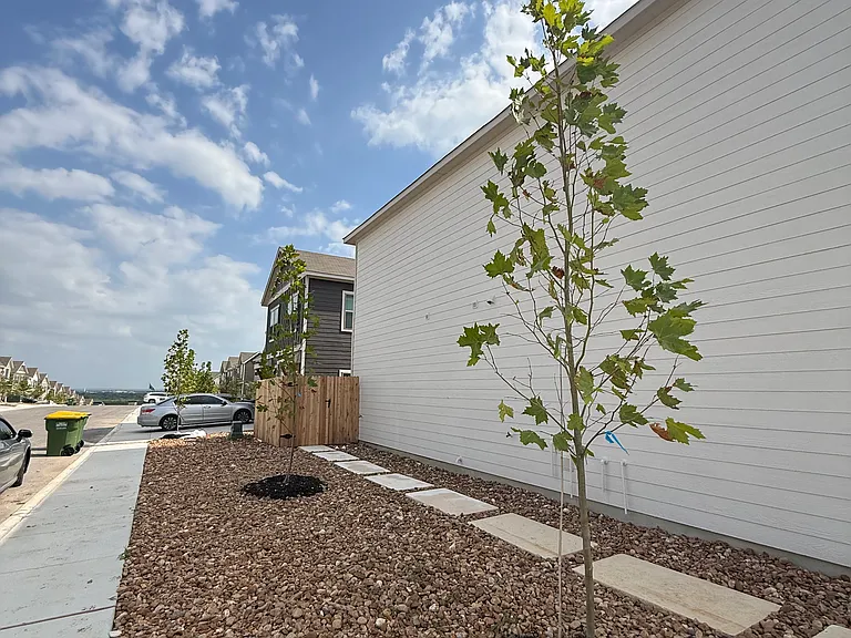 7127 Magnolia Crk #201/101 — Photo 16