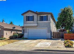 906 Pearwood Ct, Vacaville, CA 95687