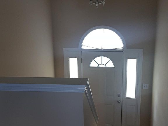 3rd image of 220 Solomon Dr