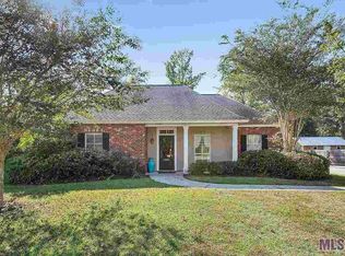 29433 White Oak Dr, Livingston, LA 70754