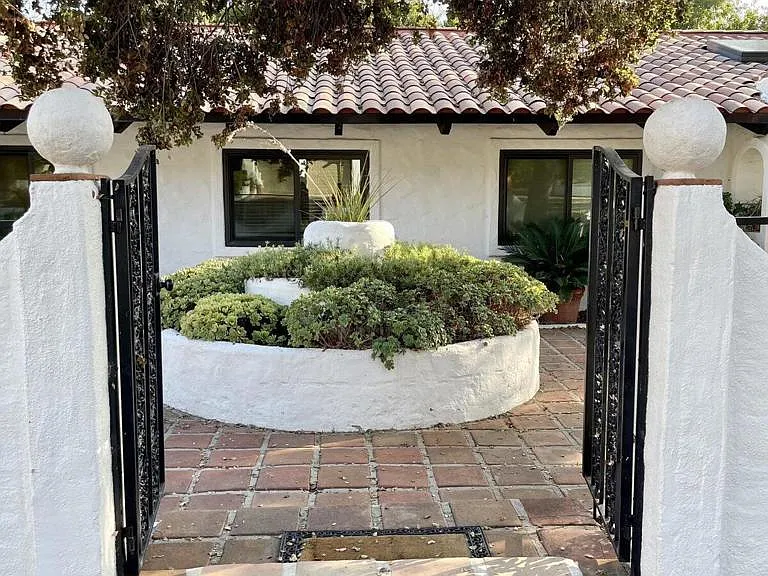 714 S La Luna Ave #A — Photo 15