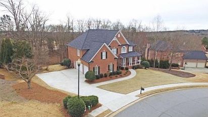 3rd image of 2067 Town Manor Ct