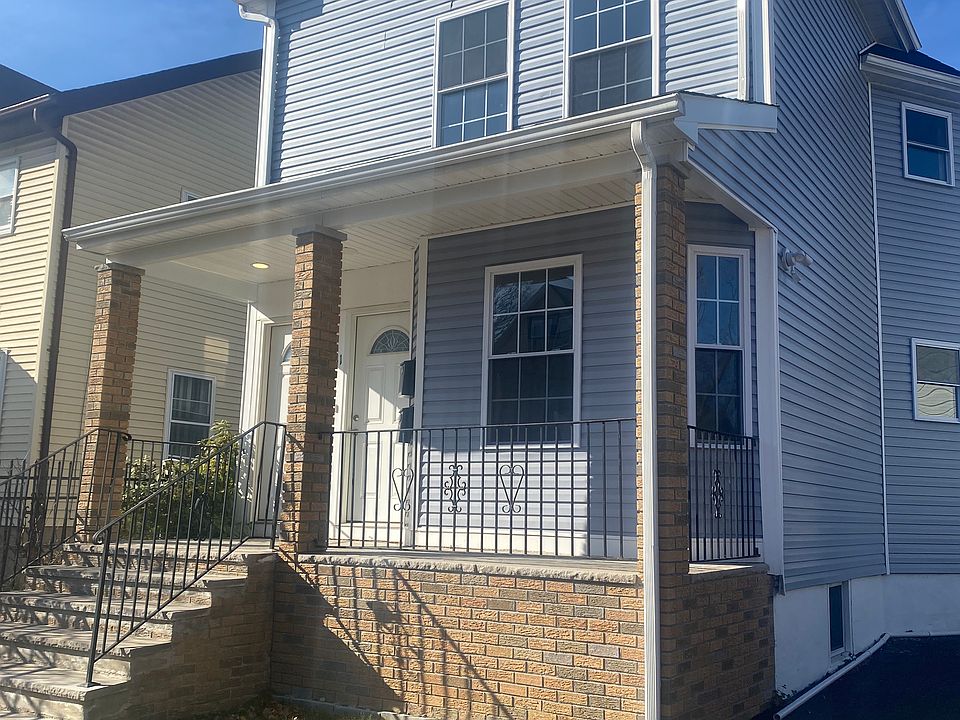 1st image of 31 Bedford St #2