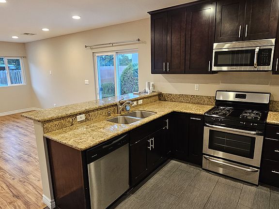 4th image of 6647 N Cleon Ave